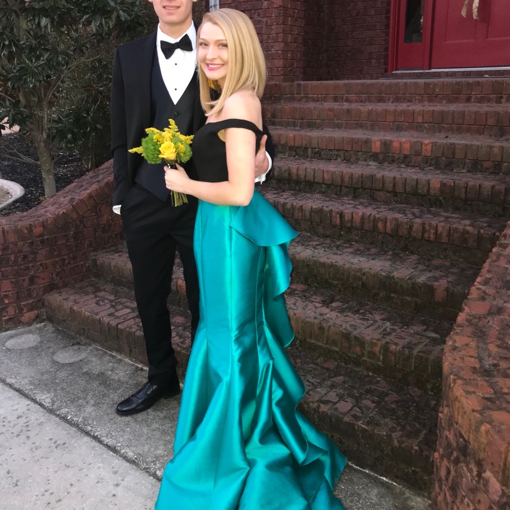Sherri Hill mermaid style dress size 2 OBO
